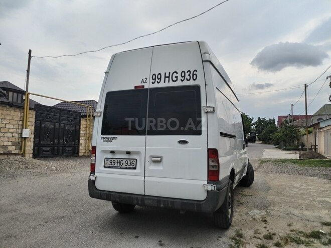 Ford Transit-5