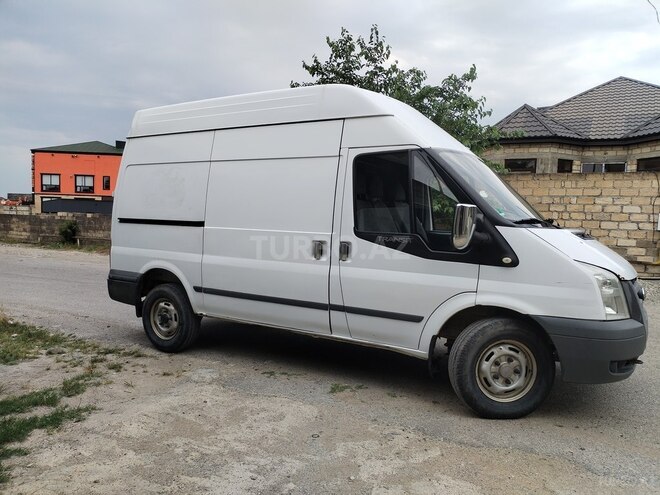 Ford Transit-3