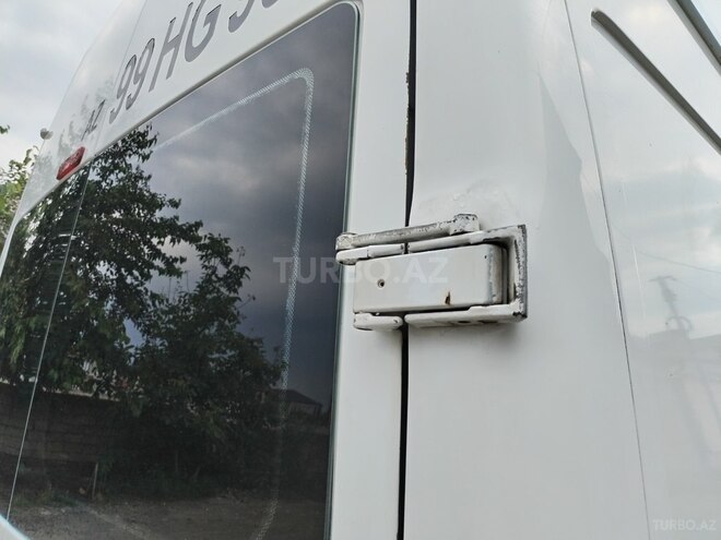 Ford Transit-11