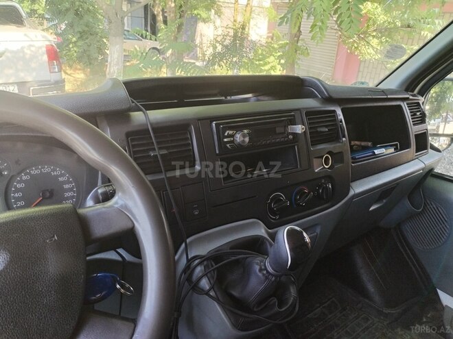 Ford Transit-21