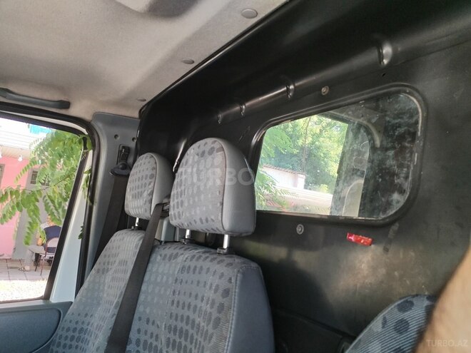 Ford Transit-16