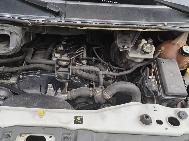 Ford Transit-10