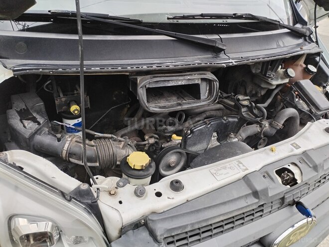 Ford Transit-9