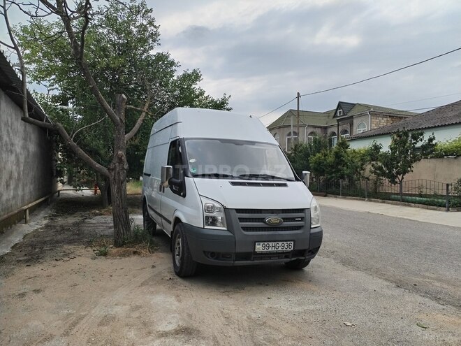 Ford Transit-8