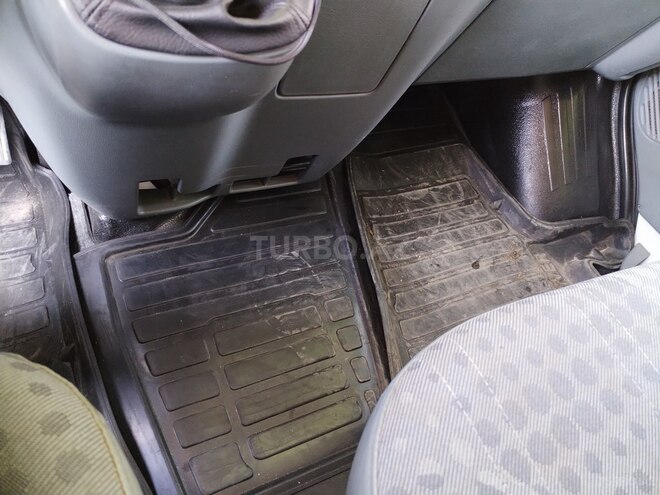 Ford Transit-19