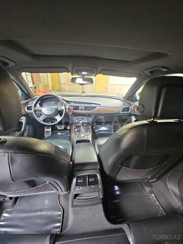 Audi A6-3