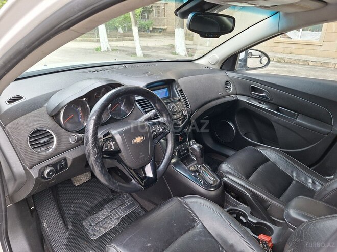Chevrolet Cruze-9
