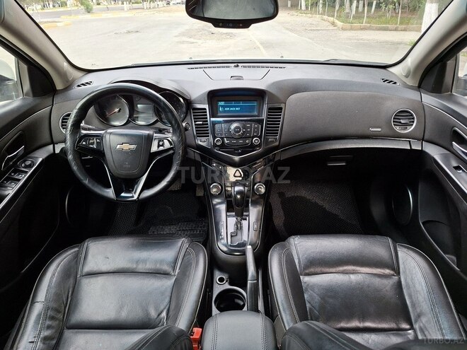 Chevrolet Cruze-11