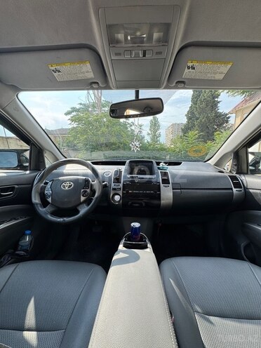 Toyota Prius-3