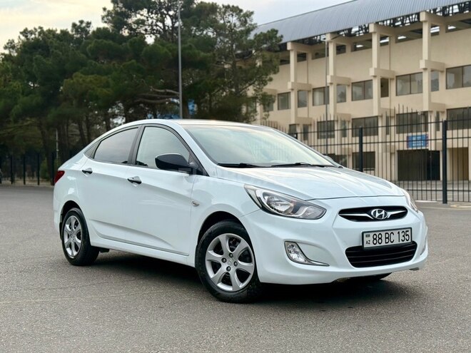 Hyundai Accent-2