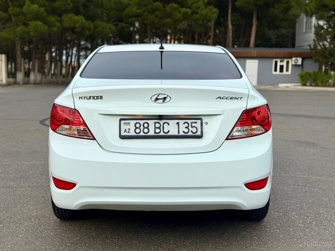 Hyundai Accent-9