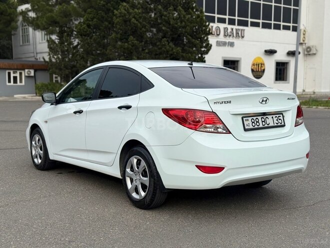 Hyundai Accent-8
