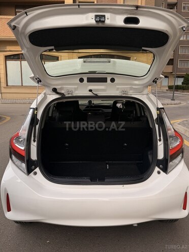 Toyota Aqua-8