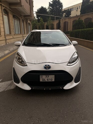 Toyota Aqua-1