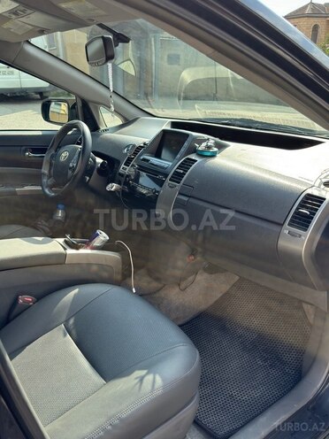 Toyota Prius-8