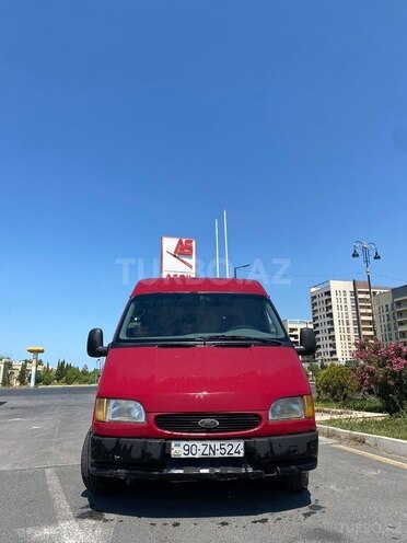 Ford Transit-5