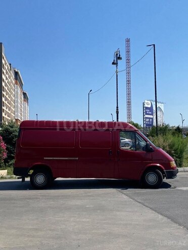 Ford Transit-10