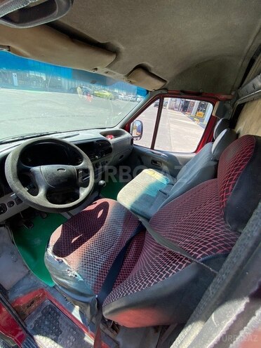 Ford Transit-7