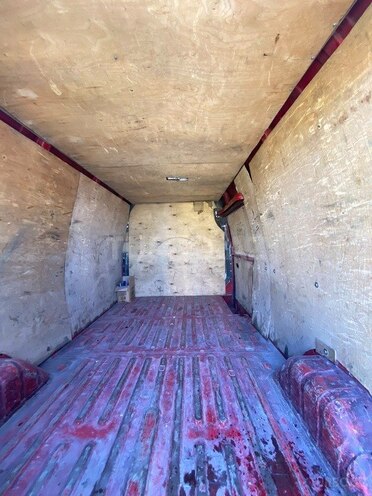 Ford Transit-9