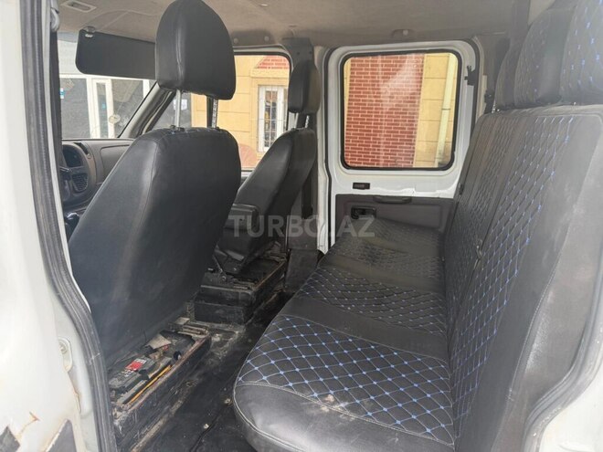 Ford Transit-6
