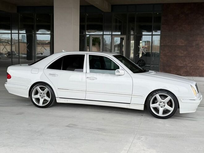 Mercedes E 240-6