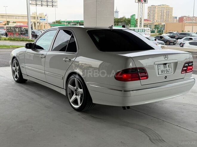 Mercedes E 240-5