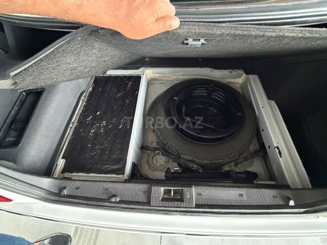 Mercedes E 240-19