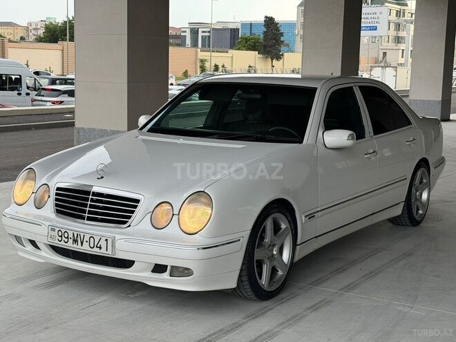 Mercedes E 240-3