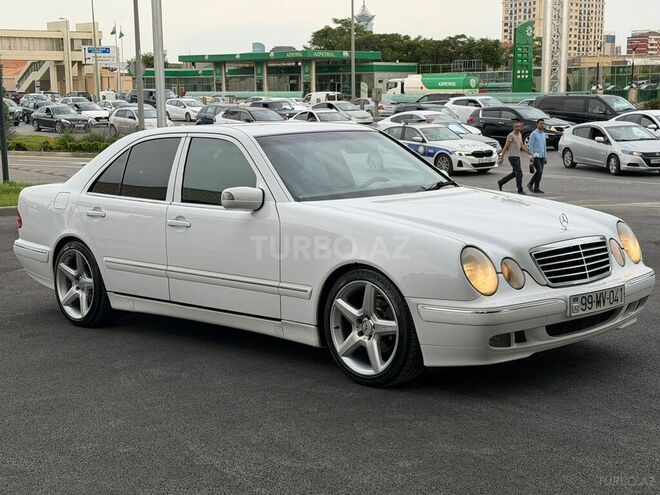 Mercedes E 240-8
