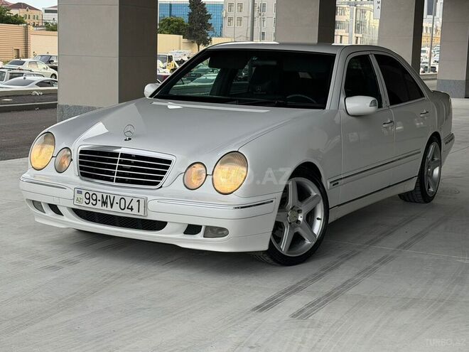 Mercedes E 240-10