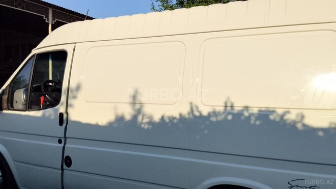 Ford Transit-6