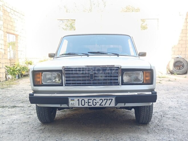 LADA (VAZ) 2107-1