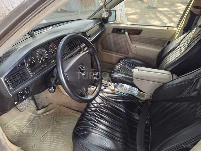 Mercedes 190-4