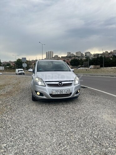 Opel Zafira-1