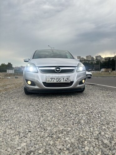 Opel Zafira-5
