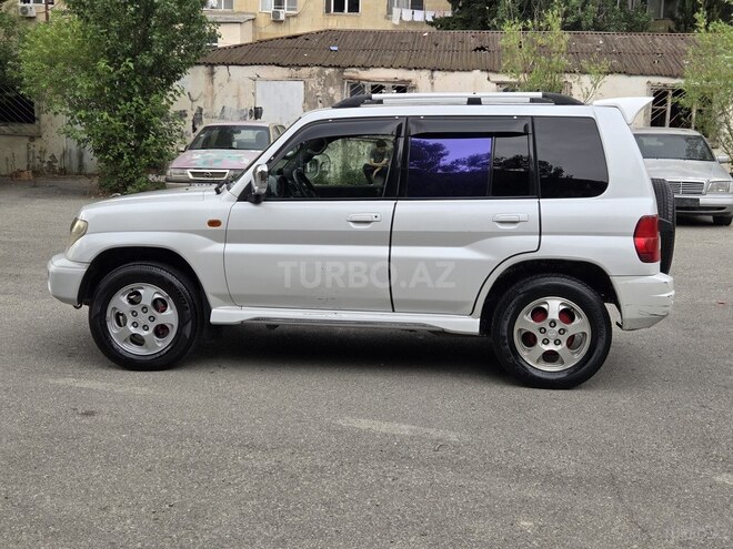 Mitsubishi Pajero io-4