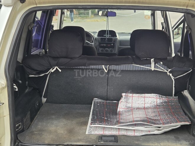 Mitsubishi Pajero io-6
