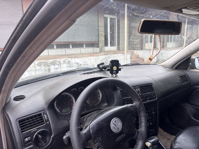 Volkswagen Jetta-4
