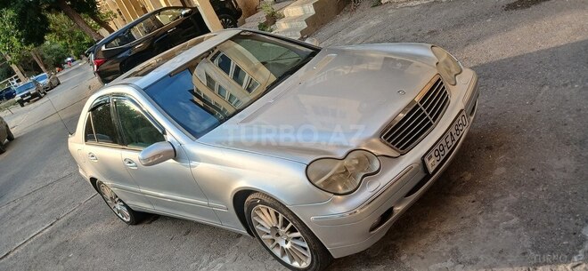 Mercedes C 240 4MATIC-6