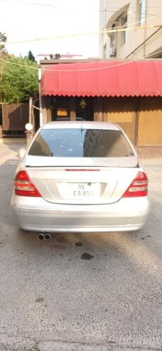 Mercedes C 240 4MATIC-2