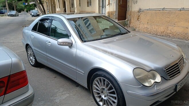 Mercedes C 240 4MATIC-9