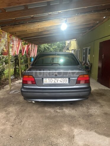 BMW 528-2