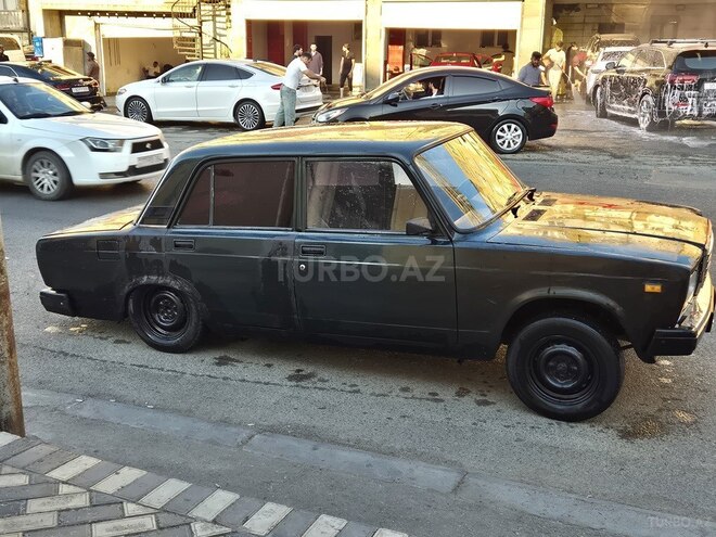 LADA (VAZ) 2107-2