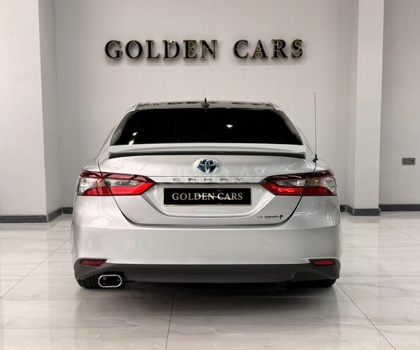 Toyota Camry-7