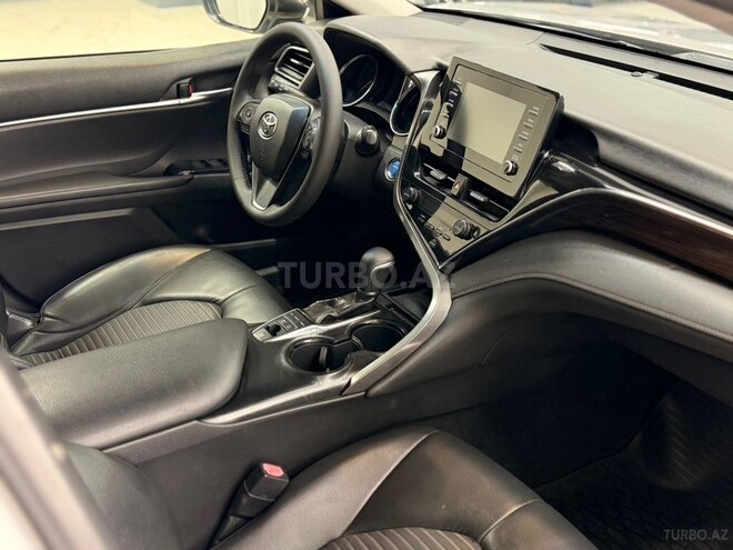 Toyota Camry-11