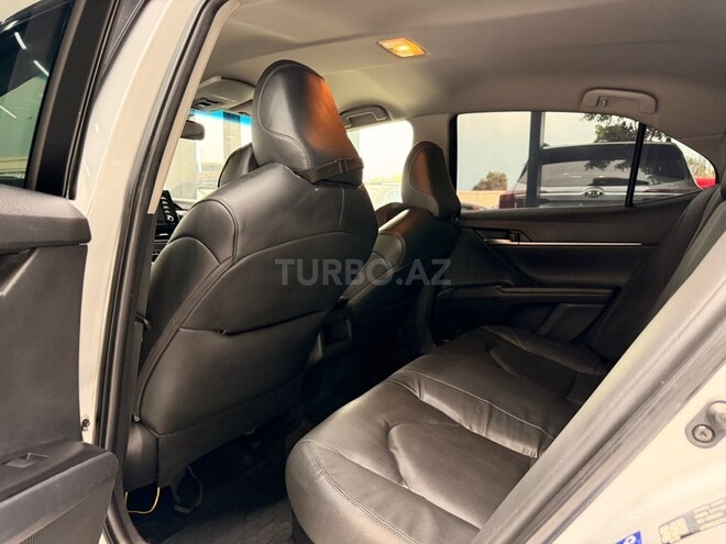 Toyota Camry-15