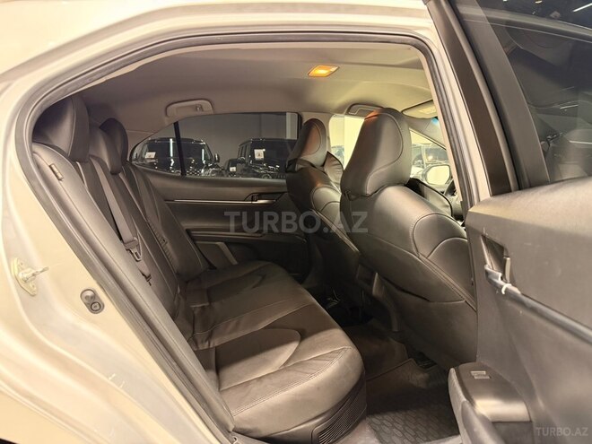 Toyota Camry-14