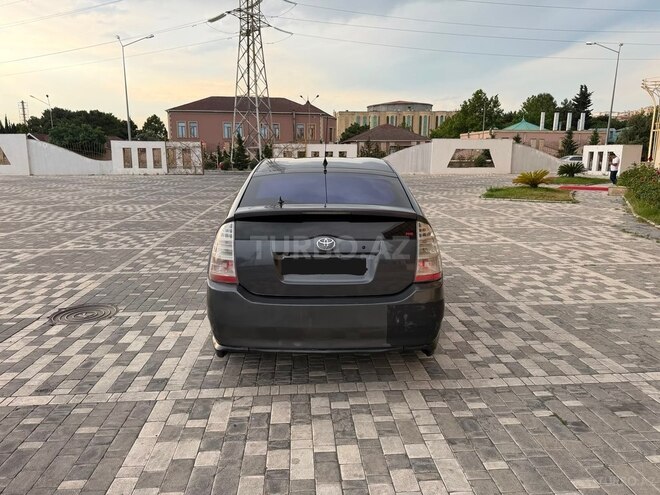 Toyota Prius-8