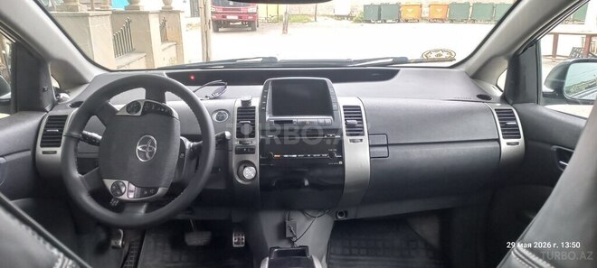 Toyota Prius-2