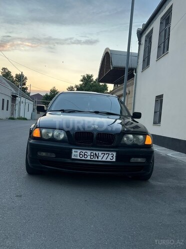 BMW 318-2